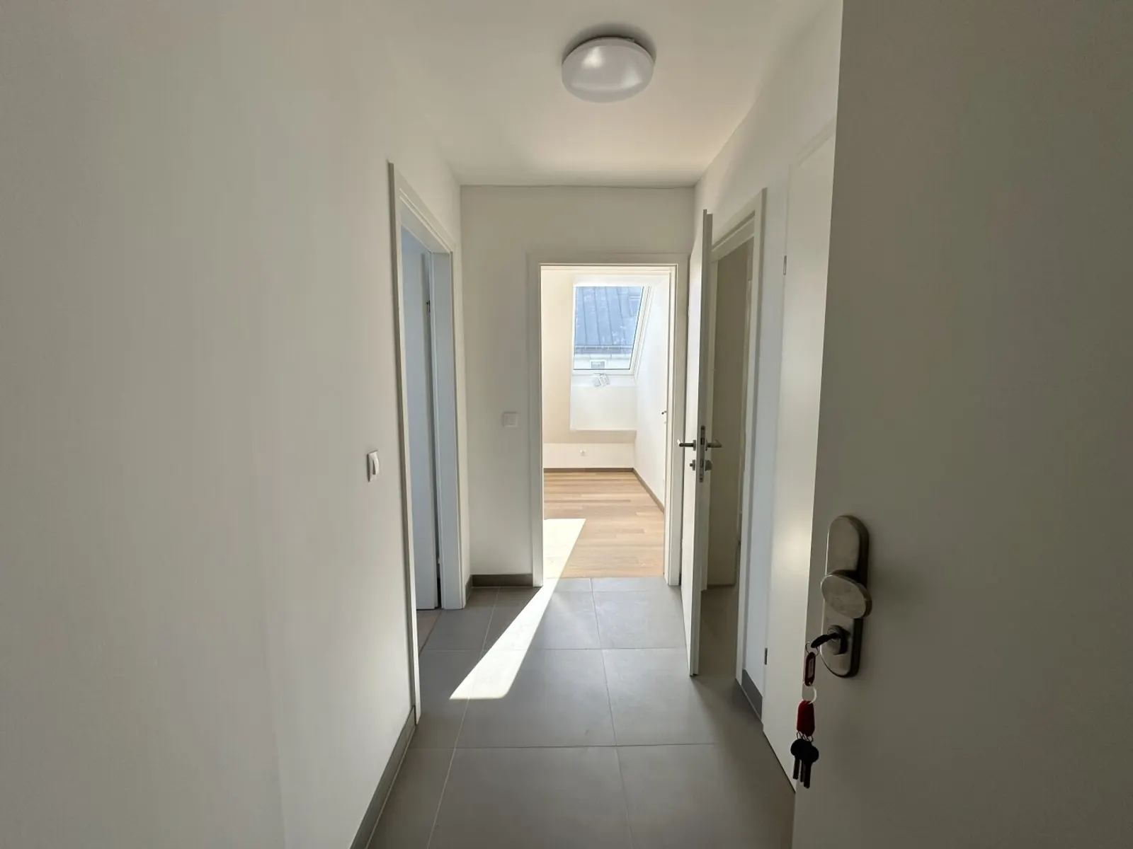 Modern new-build penthouse on Kutschkermarkt - geothermal energy, underfloor heating & spacious roof terrace! Garage parking space - 6/8
