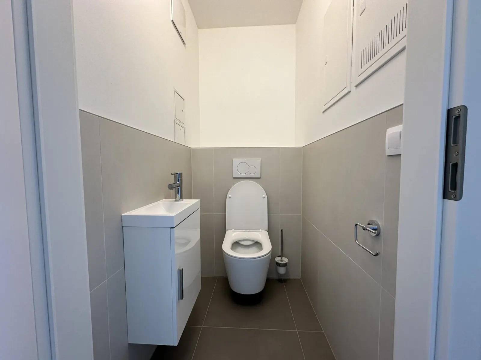 Modern new-build penthouse on Kutschkermarkt - geothermal energy, underfloor heating & spacious roof terrace! Garage parking space - 7/8