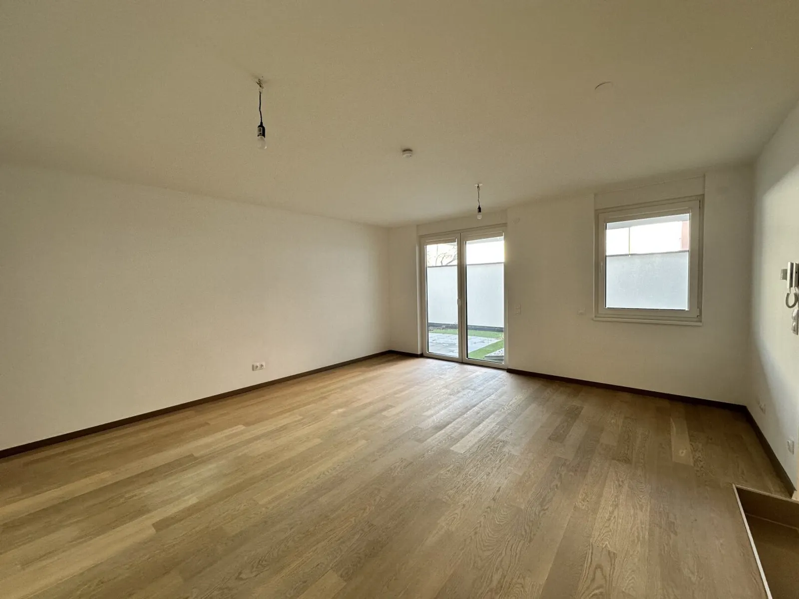 Airbnb possibility - new building - garden apartment on Kutschkermarkt - garage parking space optional - 8/8