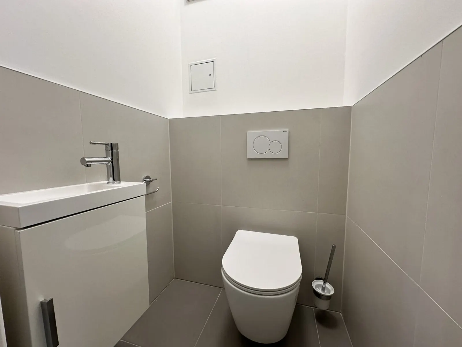 AIRBNB possible - new building for the first time - 3-room apartment with modern furnishings & perfect connections & garage parking space optional - 6/8