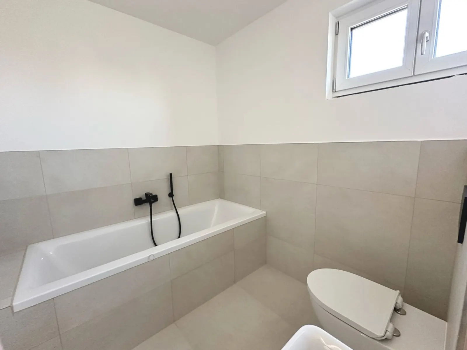 Turnkey! Modern semi-detached house with garden - 20min from Vienna! - 7/8