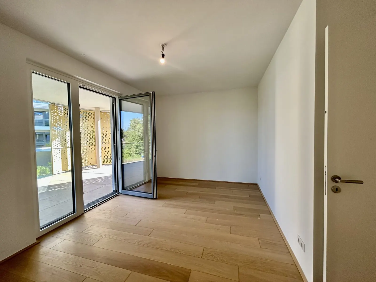Exclusive Waterside Living: Your New Home at Kuchelauer Hafen - 6/8
