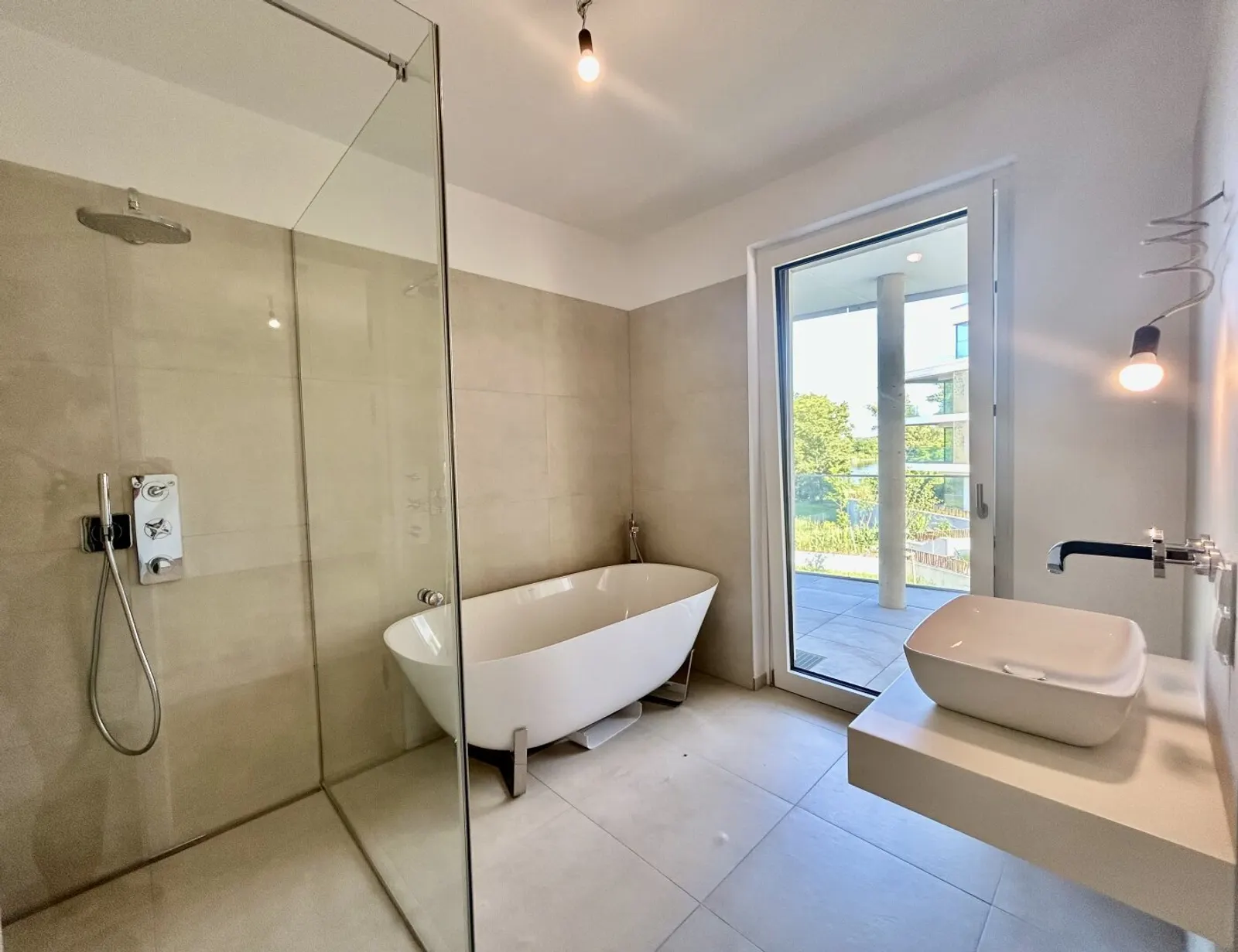 Exclusive Waterside Living: Your New Home at Kuchelauer Hafen - 7/8