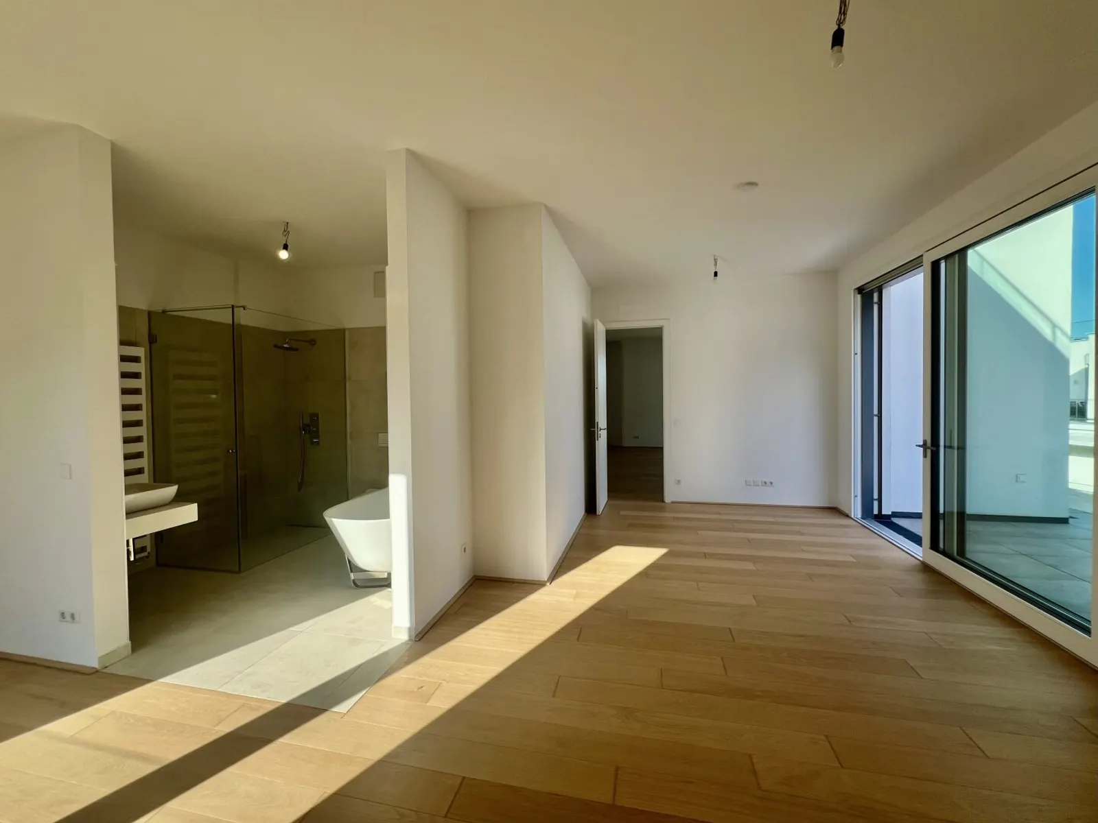 Exclusive Waterside Living: Your New Home at Kuchelauer Hafen - 7/8