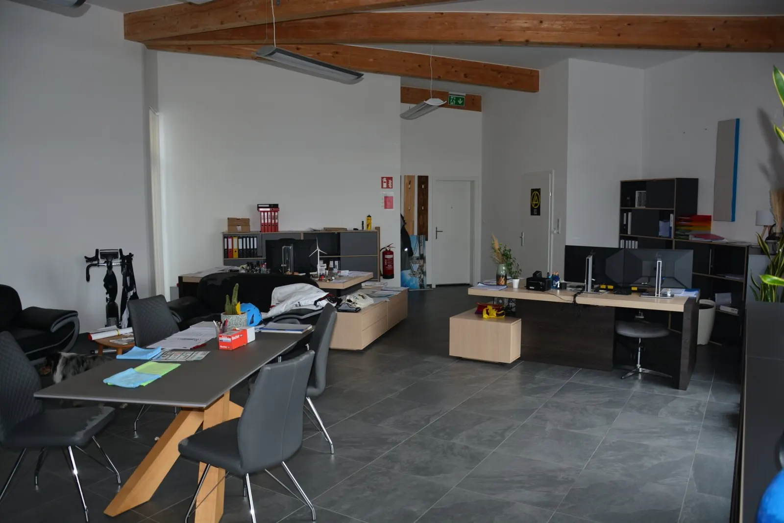221M2 loft maisonette office with tea kitchen + 150M2 storage space included - 6/8