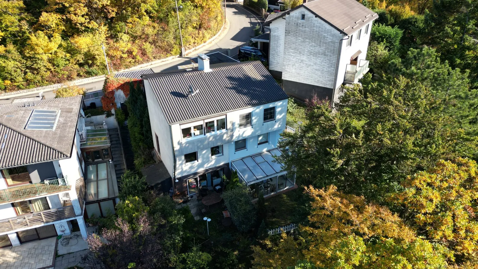 Satzberg Living - Exclusive semi-detached house to be renovated with private garden & sunny terrace in a prime location - 7/8