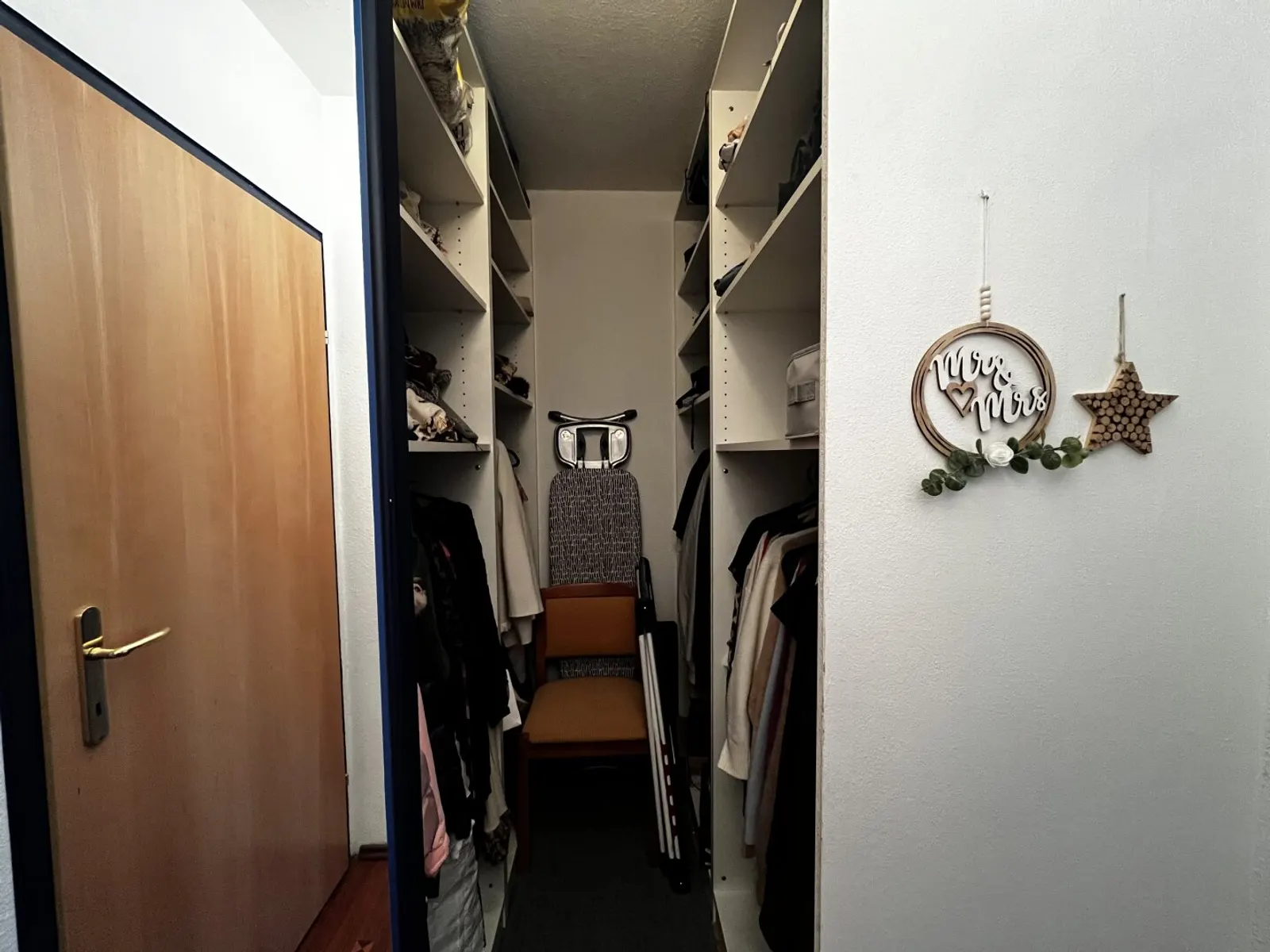 Charming, fully furnished 2.5-room apartment - generous & ready to move in - 6/8