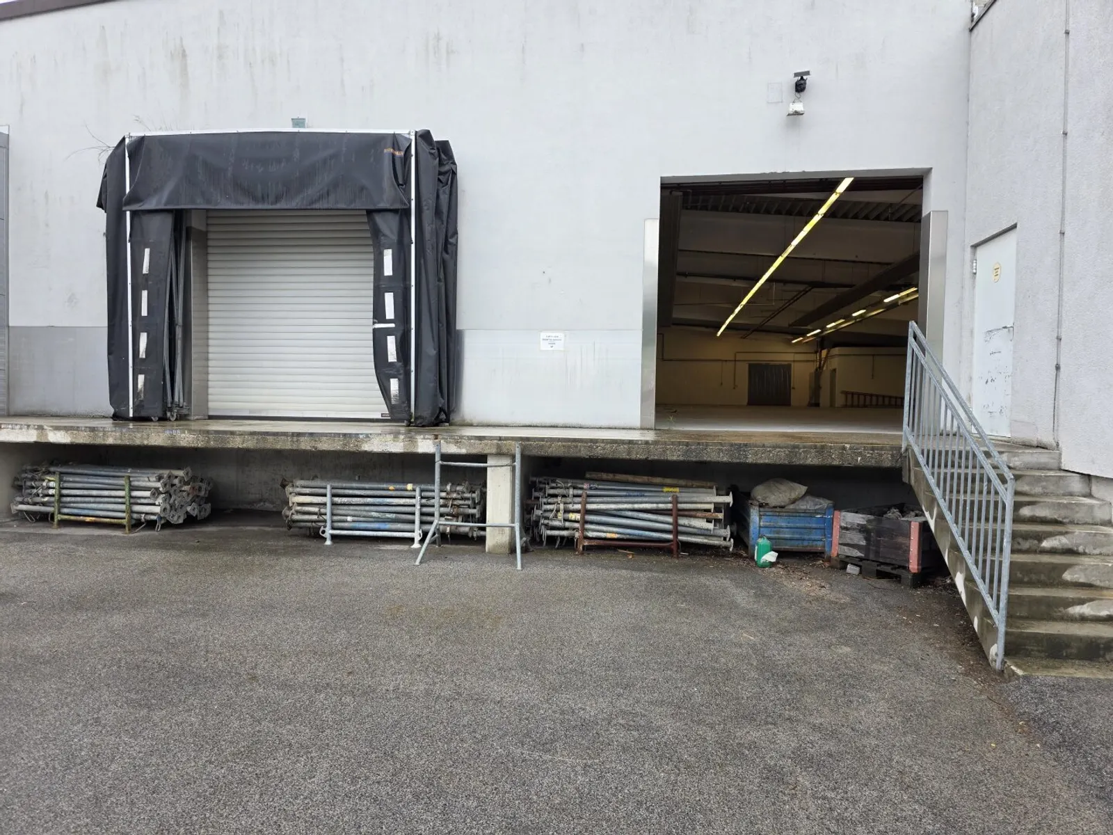 Warehouse/production hall with 6 m hall height, loading ramp and 24/7 access for rent - 7/8