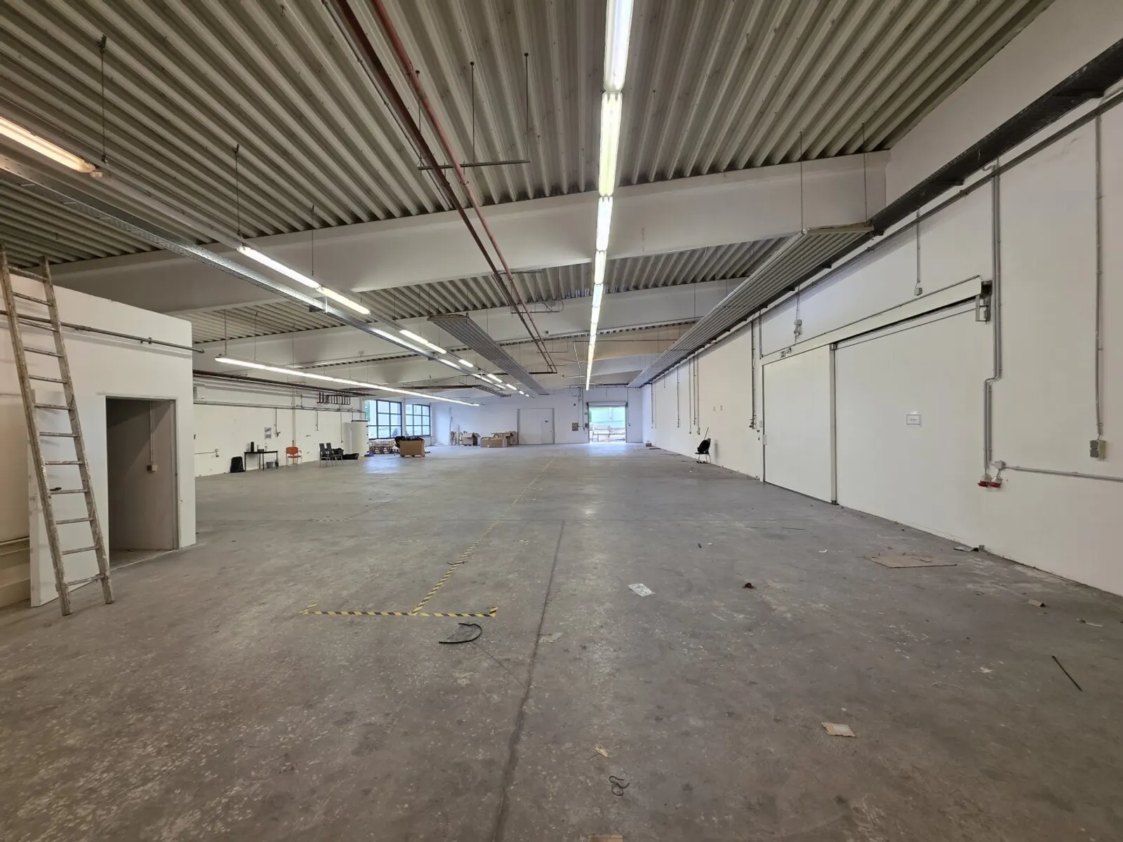 Warehouse/production hall with 6 m hall height, loading ramp and 24/7 access for rent - 8/8